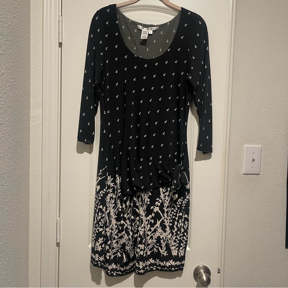 Max Studio Black and White Floral Long Sleeve Dress